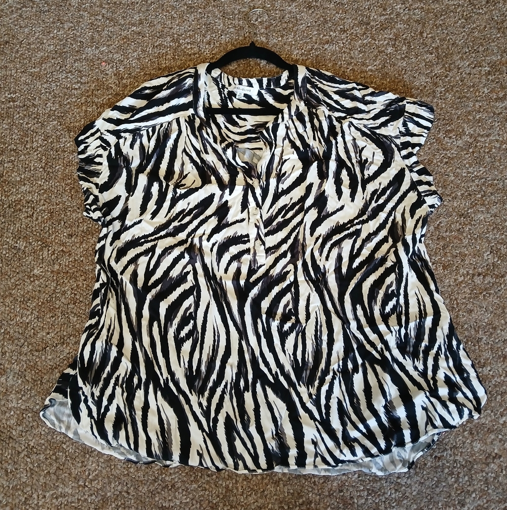 Rose & Olive Black and White Zebra Print Short Sleeve Blouse